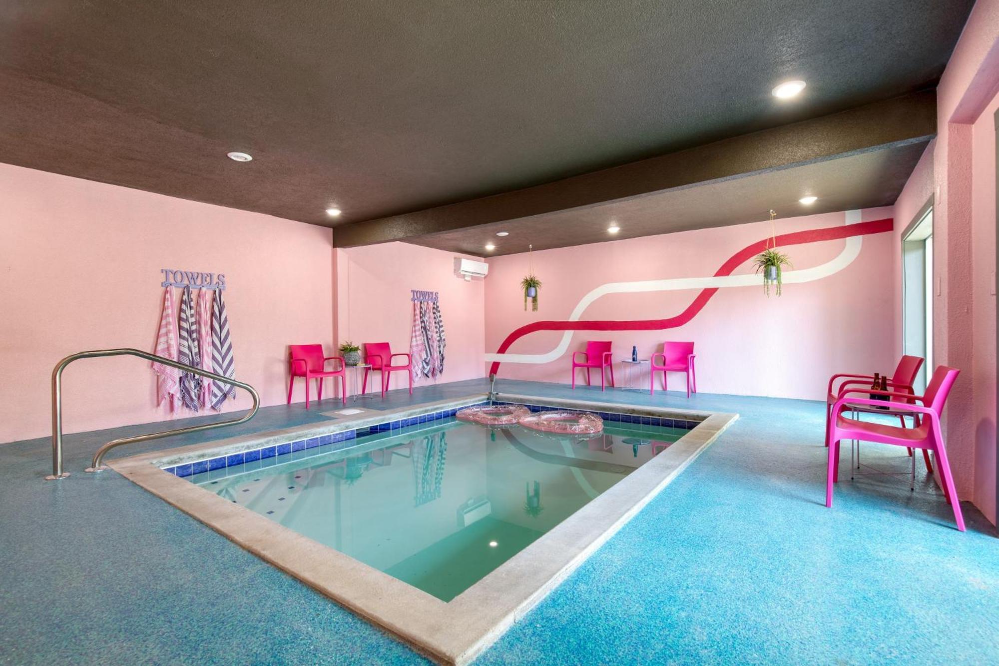 Pink Pines Avantstay Luxury Aesthetic Dream Home Indoor Pool Hot Tub Pigeon Forge Exterior foto